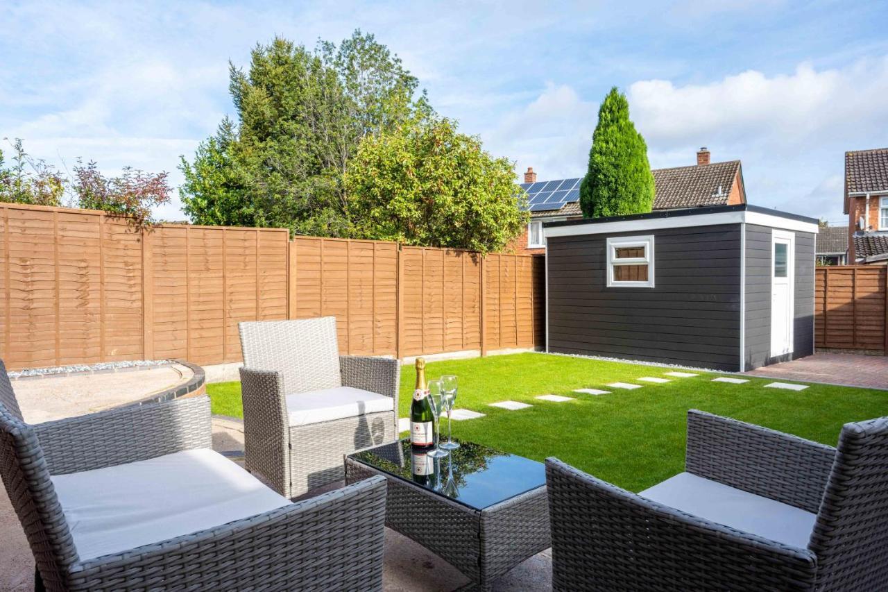 The Oaklands - Luxury Spacious 6-Bed, Near Solihull, Birmingham City, Jlr, Nec, Airport, Resorts World, Hs2 エクステリア 写真