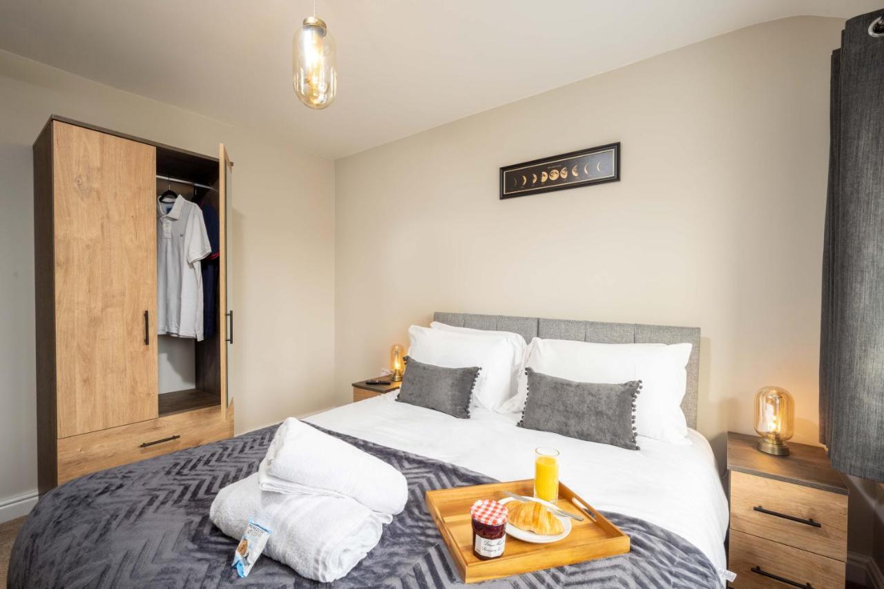 The Oaklands - Luxury Spacious 6-Bed, Near Solihull, Birmingham City, Jlr, Nec, Airport, Resorts World, Hs2 エクステリア 写真