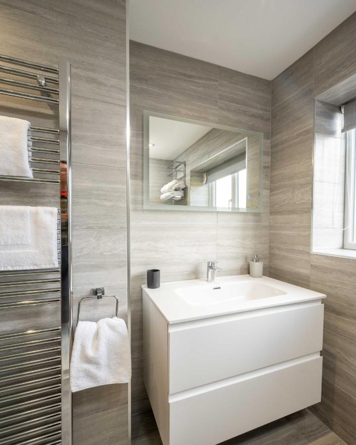The Oaklands - Luxury Spacious 6-Bed, Near Solihull, Birmingham City, Jlr, Nec, Airport, Resorts World, Hs2 エクステリア 写真