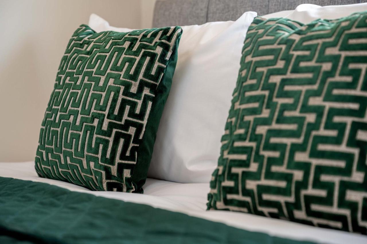 The Oaklands - Luxury Spacious 6-Bed, Near Solihull, Birmingham City, Jlr, Nec, Airport, Resorts World, Hs2 エクステリア 写真