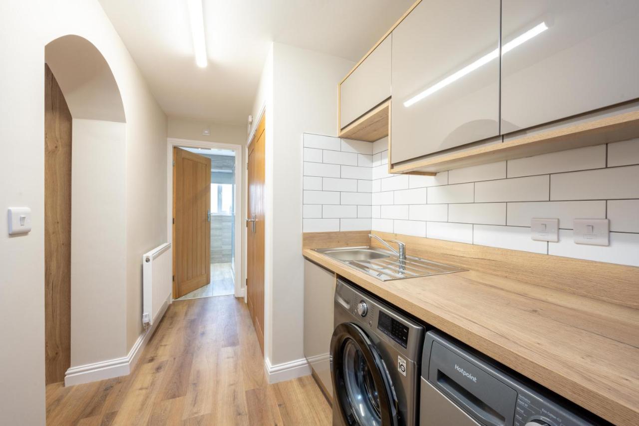 The Oaklands - Luxury Spacious 6-Bed, Near Solihull, Birmingham City, Jlr, Nec, Airport, Resorts World, Hs2 エクステリア 写真